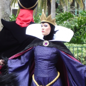 Stars and Motor Cars Parade - Evil Queen