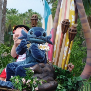 Stars and Motor Cars Parade - Lilo & Stitch