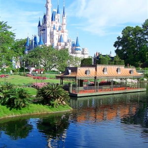 Castle shot from TL bridge.