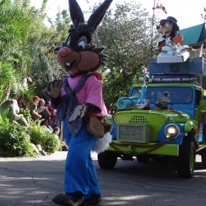 Brer Rabbit & Goofy - Jammin' Jungle Parade