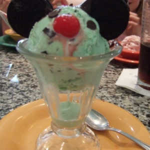 Mickey Mouse Sundae at Beaches and Cream