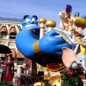 Magic_Kingdom_Parade_Float_-_Sky_and_Air