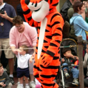 Tigger_in_afternoon_parade