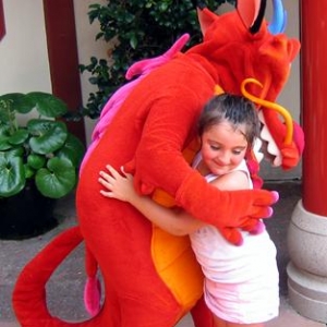 ep_dis_photo_mushu_cait