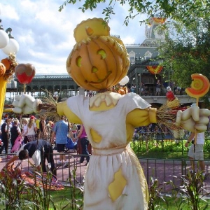 more halloween decorations