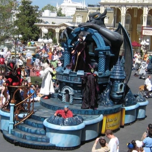 Disney villains in Dreams Come True Parade