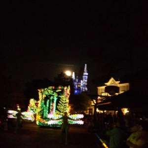 25_Dec_2007_MK_Spectromagic_Moon_over_Castle