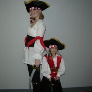 12-8-2004_3_-07_338_x_450_girls_pirates