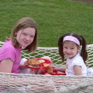 P1030576_400_x_300_girls_hammock