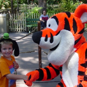 Gray meeting Tigger