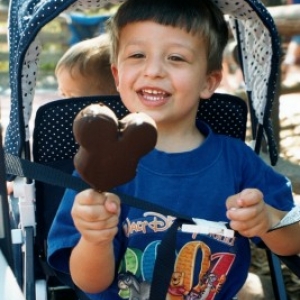 Mickey Mouse Ice cream bar 2
