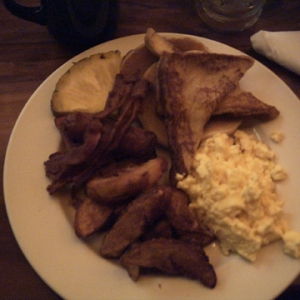 The_Big_Kahuna_Breakfast_at_Kona_Cafesmall12-24-04