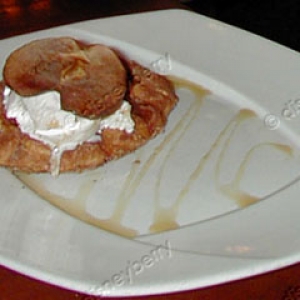 Le Cellier Apple Cobbler with Vanilla Ice Cream