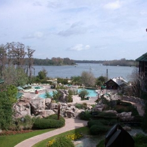 WL Courtyard and Bay Lake