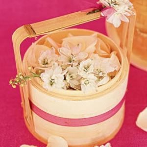 Centerpiece bamboo steamer