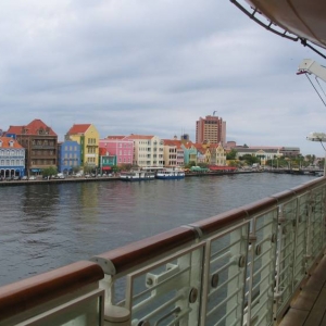 the shoreline of Curacao from where we docked