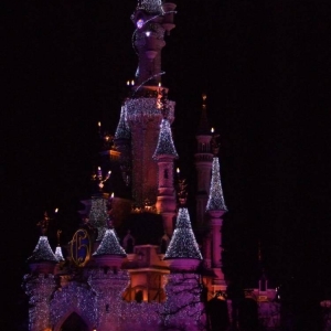 disneyland_paris_at_night