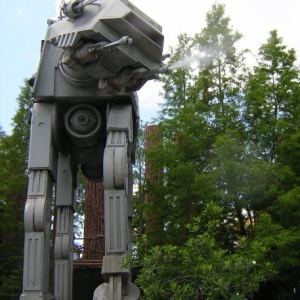 MGM - Star Tours AT-AT 5-2004