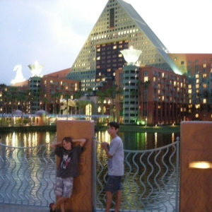 boysonbridge_600_x_450_