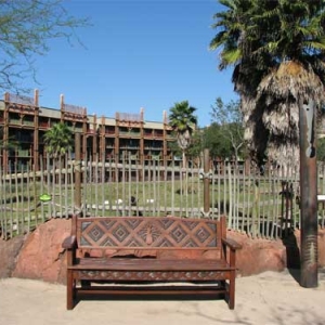 AKL - Savannah Bench