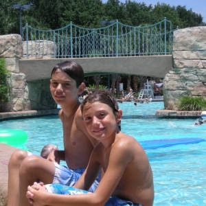boysbypool2_600_x_450_
