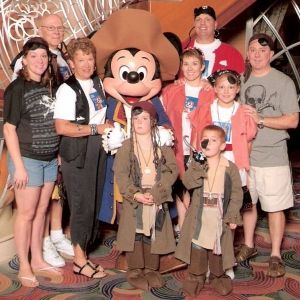 Pirate_Mickey_group_WEB2