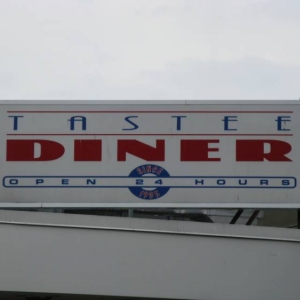 Tastee Diner - Sign