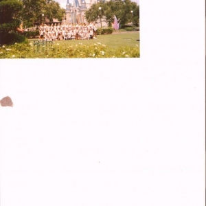 front_of_castle_001