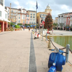 Portofino Bay Resort - Christmas Decorations