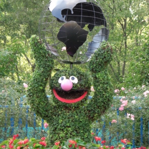 Sesame Place - Landscaping (Grover Topiary)
