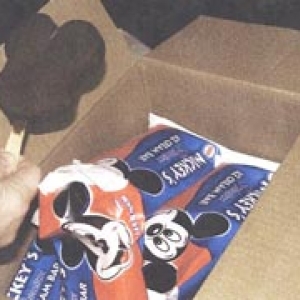 Mickey_bar_chillin_small