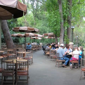 Disneyland, Critter Country - Hungry Bear Restaurant