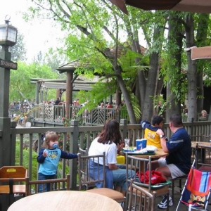 Disneyland, Critter Country - Hungry Bear Restaurant