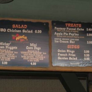 Disneyland, Critter Country - Hungry Bear Restaurant
