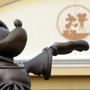 Sorcerer Mickey statue on Frontlot