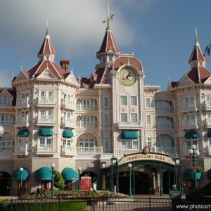 Disneyland Hotel