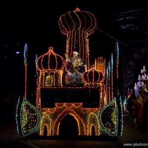 Fantillusion: Aladdin float