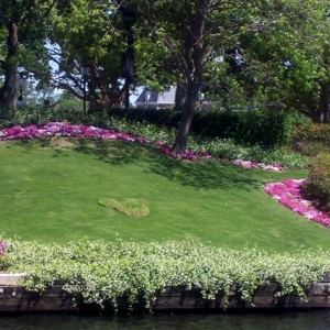 Hidden Mickey at the Intl. Gateway.