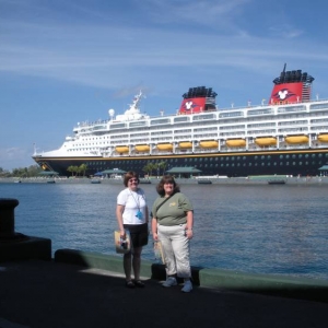 Goofy4Tink and TLinden16 in front of the Wonder