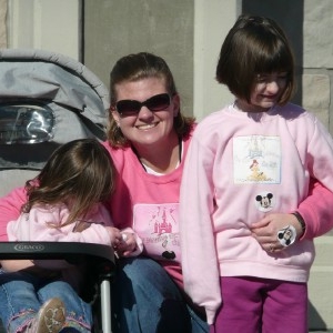 joanne_girls_in_kellybell_sweatshirt