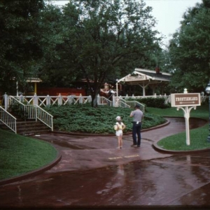 Frontierland Station