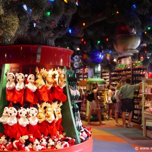 Days_of_Christmas_Store_069