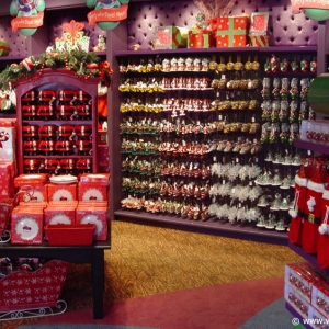 Days_of_Christmas_Store_070