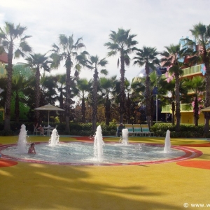 Pop_Century_Resort_Pool_14