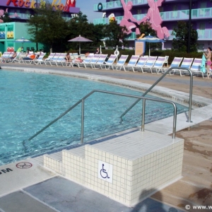 Pop_Century_Resort_Pool_21