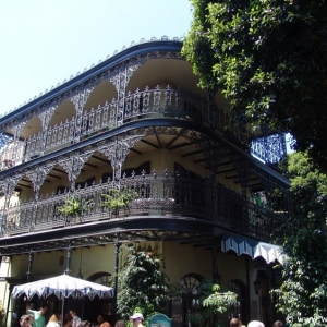 New-Orleans-Square-30
