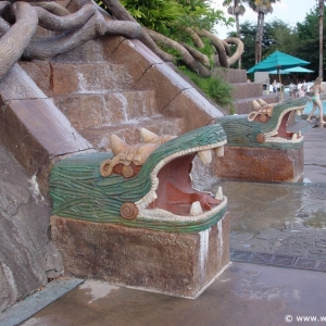 Coronado_Springs_Resort_Pool_27