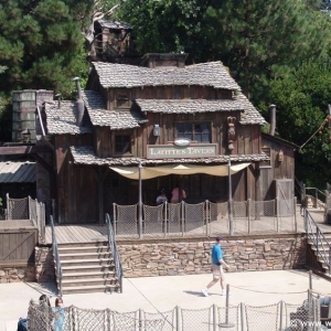 Frontierland-DL-18