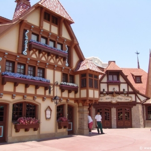 Pinocchio-Village-Haus_00