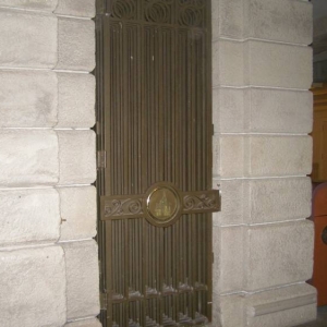 MK_entrance_door_2